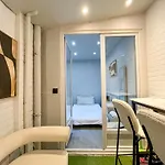 Appartamento Urbanflat 11 - Grand Pereire Wagram - Champs-elysees Parigi