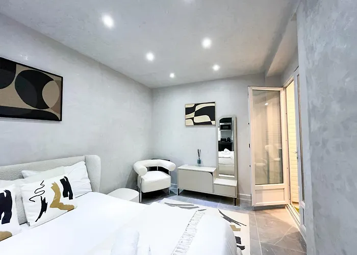 Urbanflat 11 - Grand Pereire Wagram - Champs-elysees Апартаменты Париж